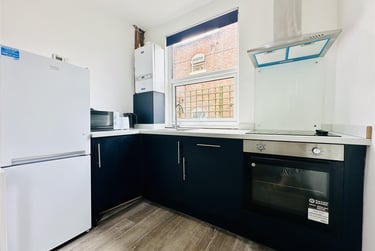 2 bed flat, Park Road, Lenton, Nottingham, NG71JG - Image 8